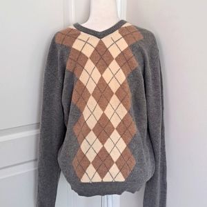Jos A. Bank Classic Gray V-Neck Argyle Sweater size Medium